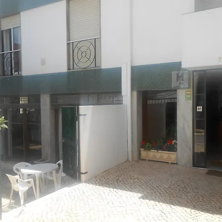 Velha 2*