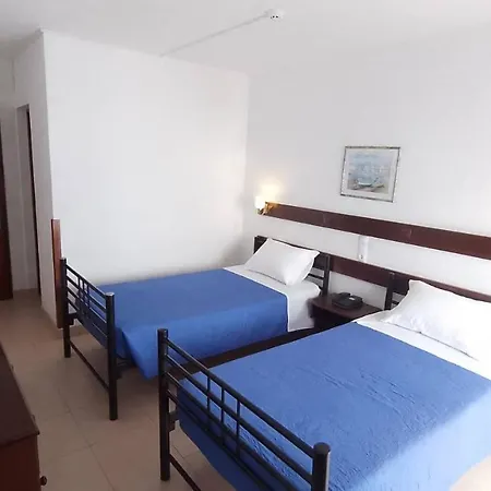 Hotel Velha 2*