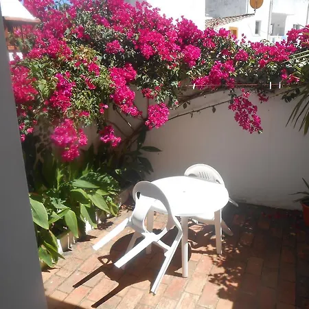 Velha 2* Lagos