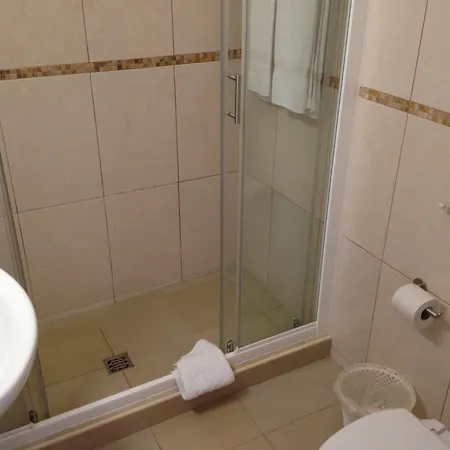 Hotel Velha 2*